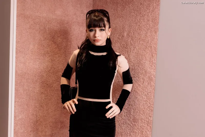 Malina Weissman photo 9 of 498