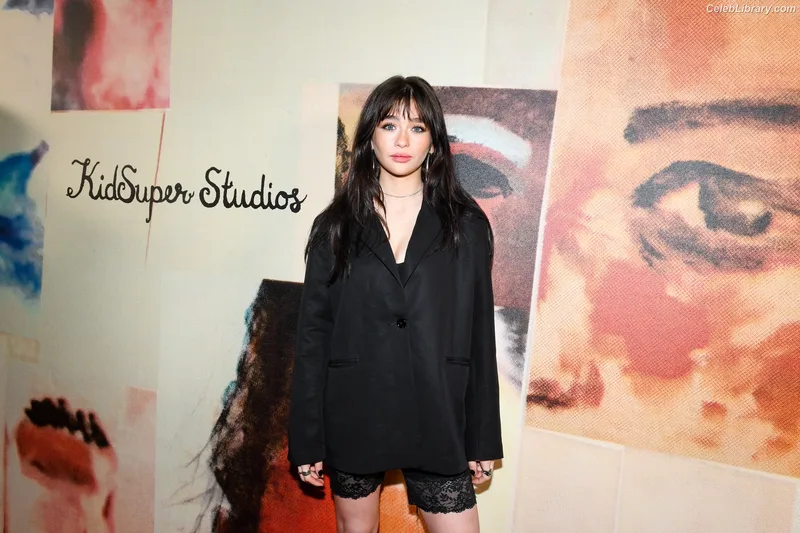 Malina Weissman photo 16 of 498