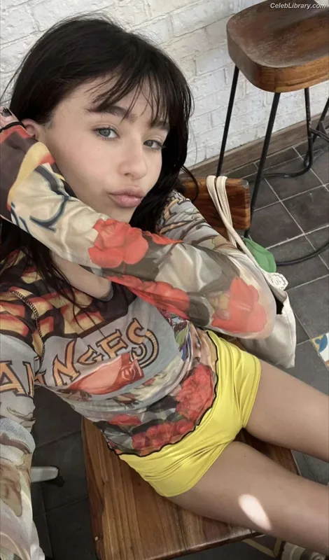 Malina Weissman photo 24 of 498