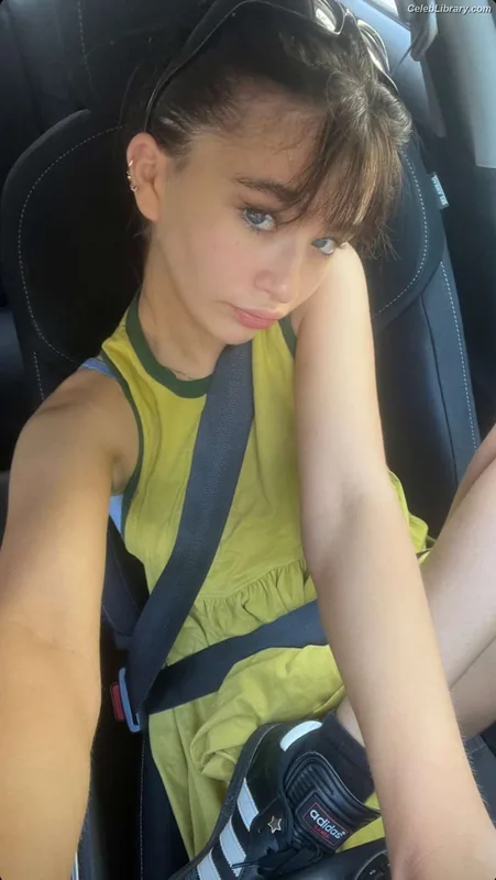 Malina Weissman photo 14 of 498