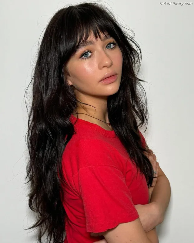 Malina Weissman photo 2 of 498