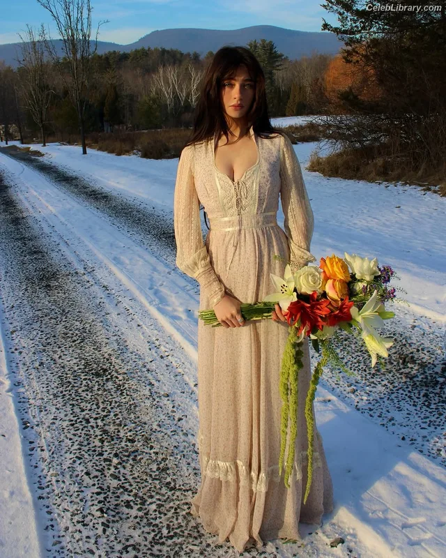 Malina Weissman photo 10 of 498