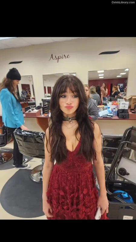 Malina Weissman photo 22 of 498