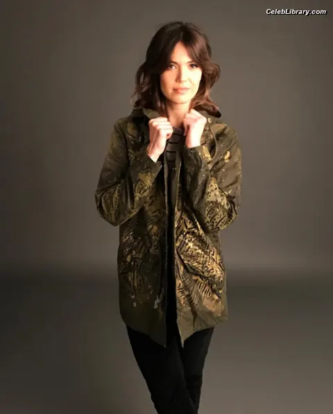Mandy Moore photo 10 of 236