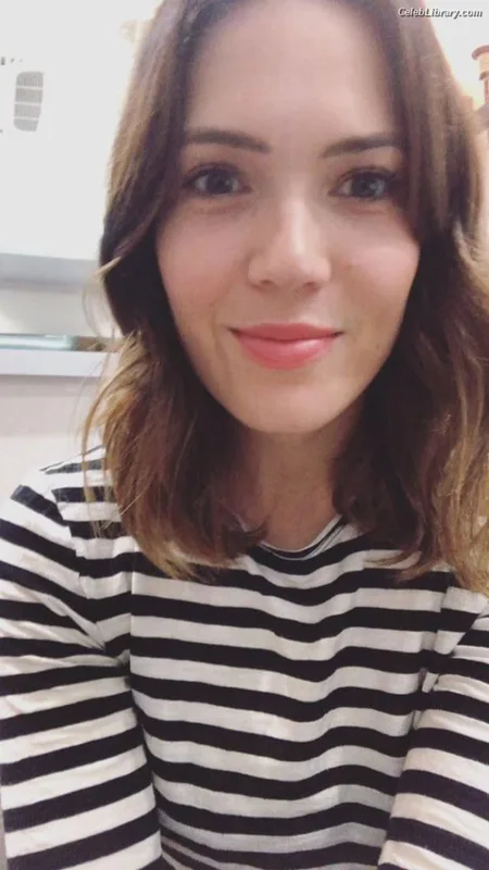 Mandy Moore photo 5 of 234