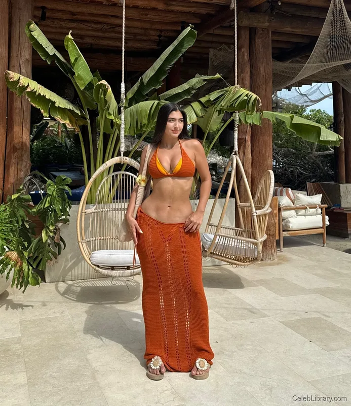 Manuela Giraldos photo 5 of 11