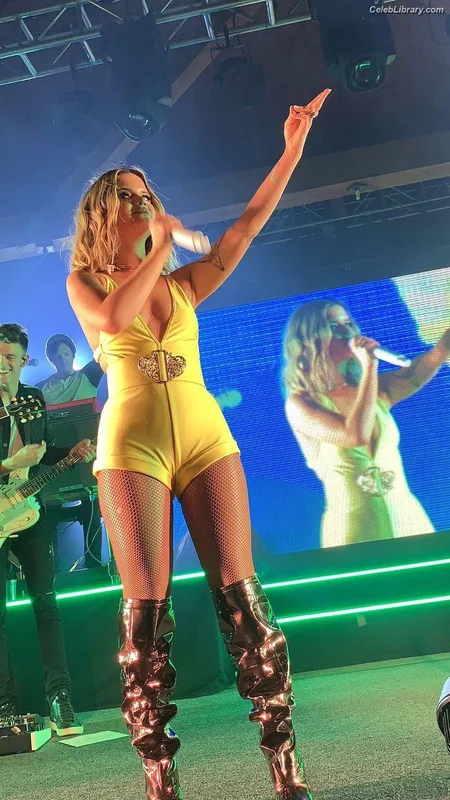 Maren Morris photo 8 of 81