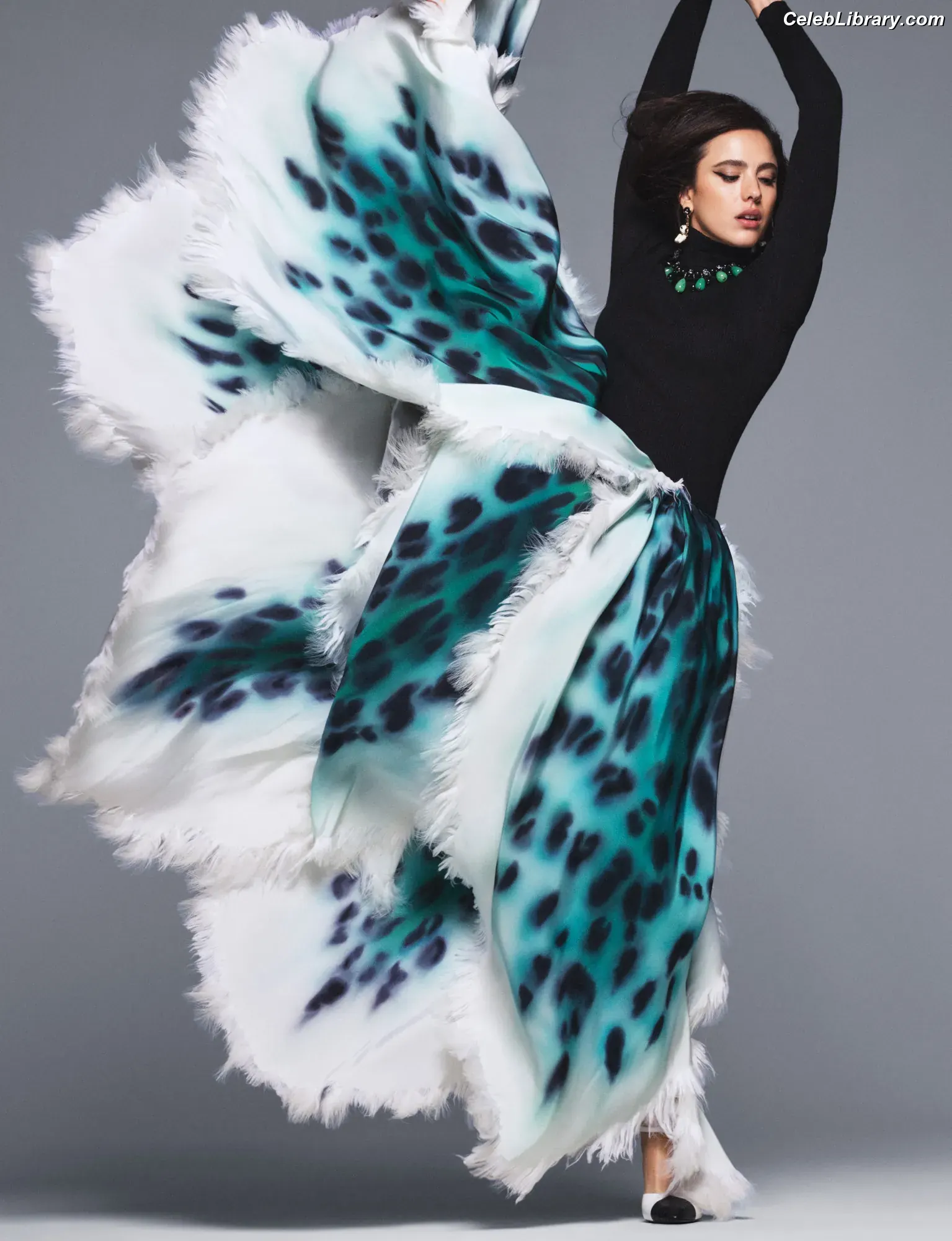 Margaret Qualley photo 15 of 1304