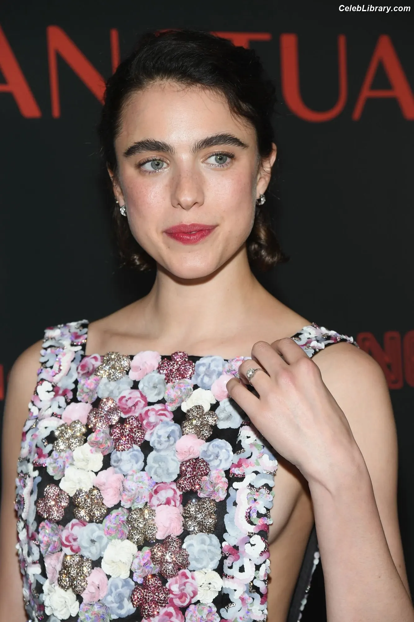 Margaret Qualley photo 11 of 1304