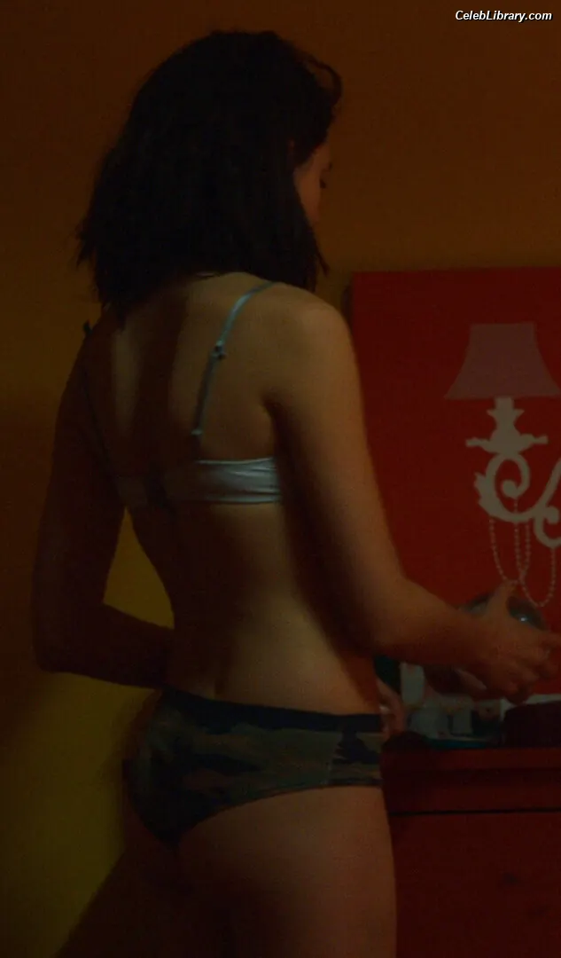 Margaret Qualley photo 14 of 1304