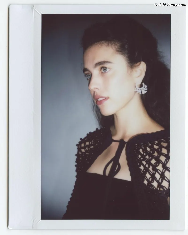 Margaret Qualley photo 22 of 1304