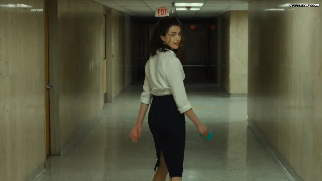 Margaret Qualley photo 6 of 1304