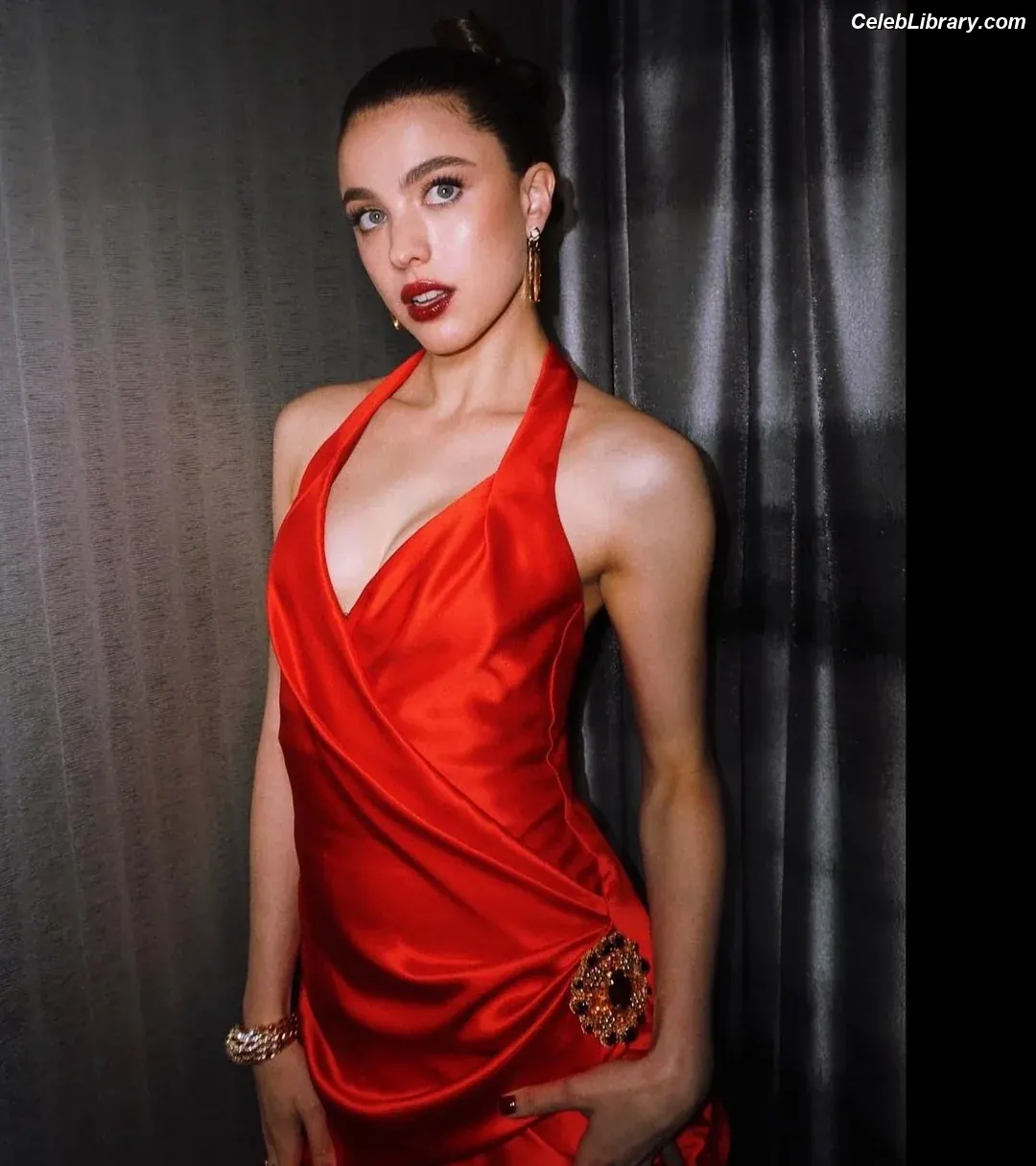 Margaret Qualley photo 12 of 1304