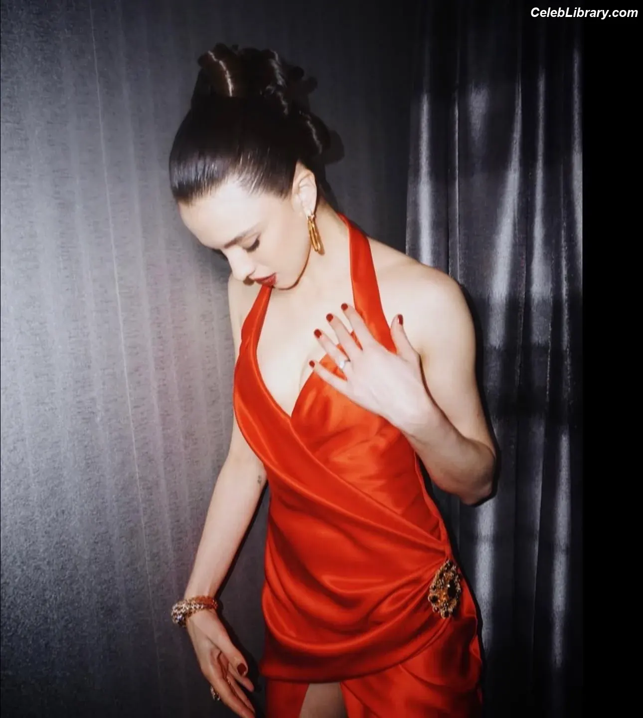 Margaret Qualley photo 24 of 1304