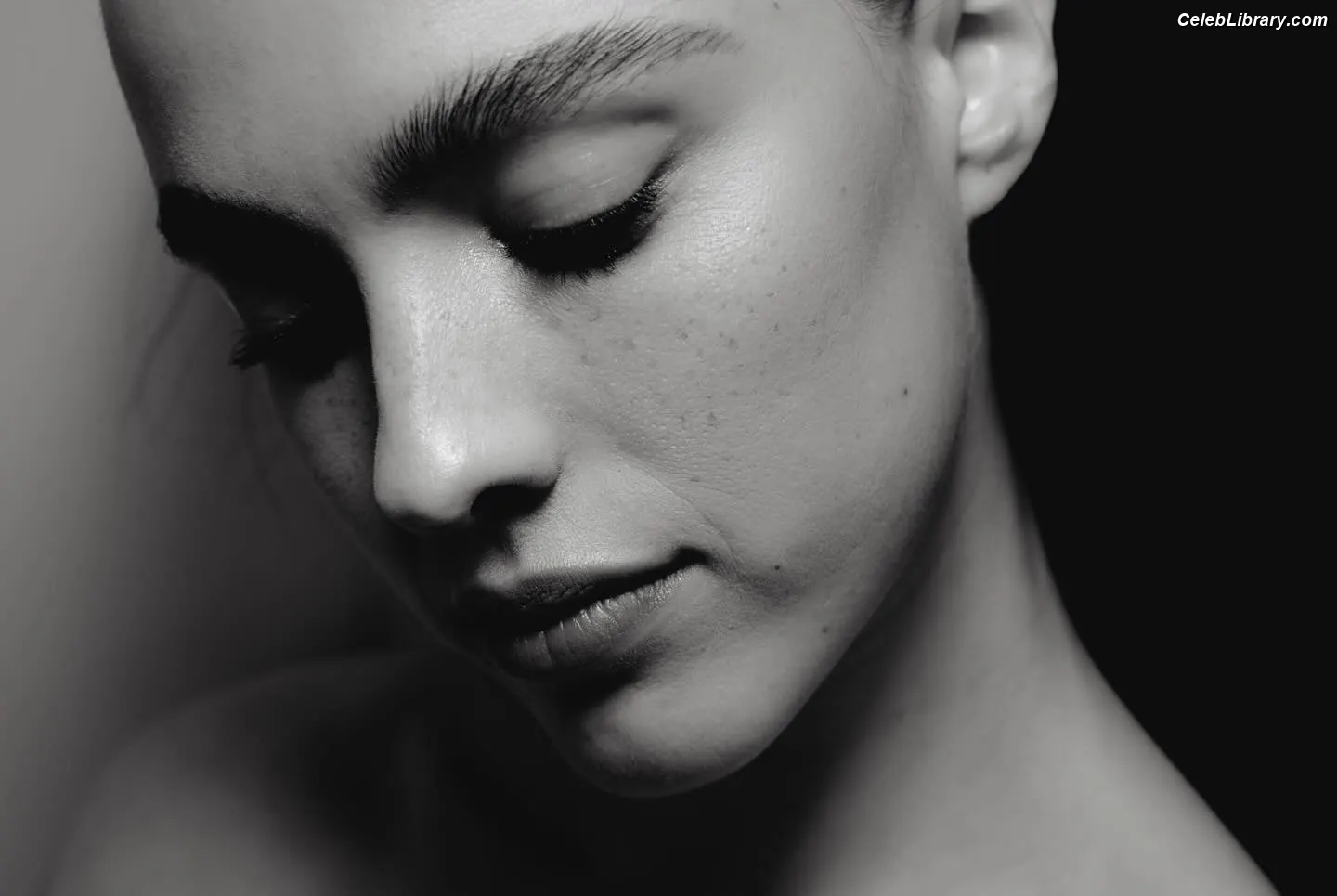 Margaret Qualley photo 5 of 1304