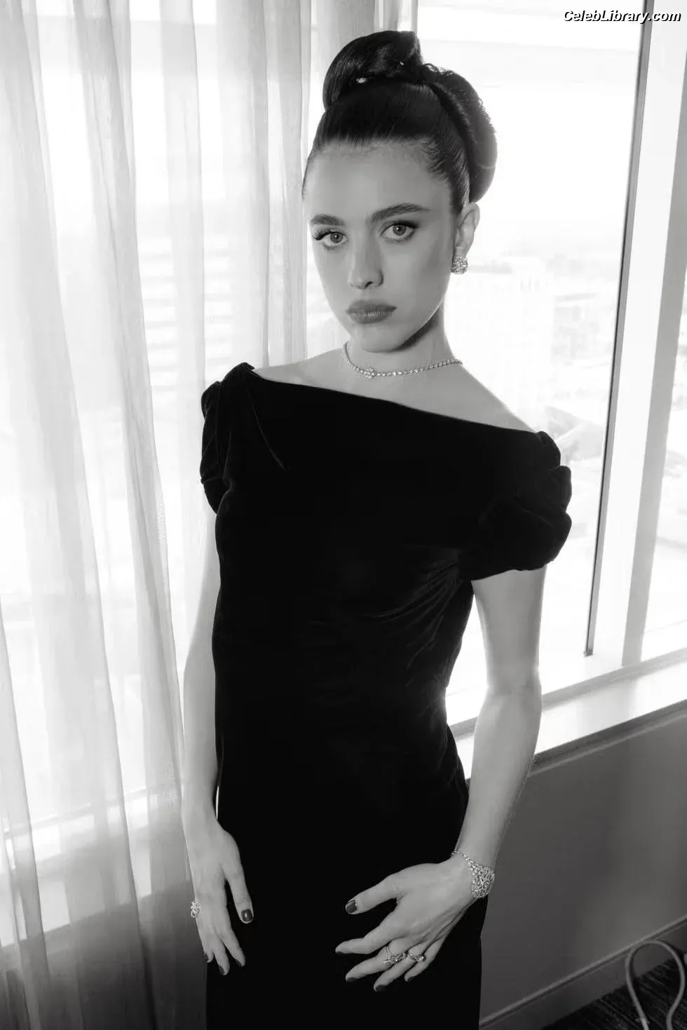 Margaret Qualley photo 15 of 1304