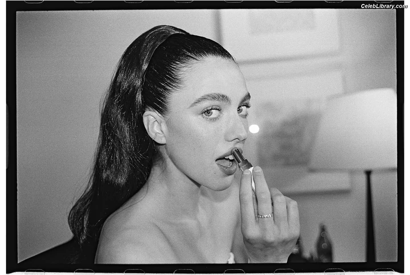 Margaret Qualley photo 19 of 1304