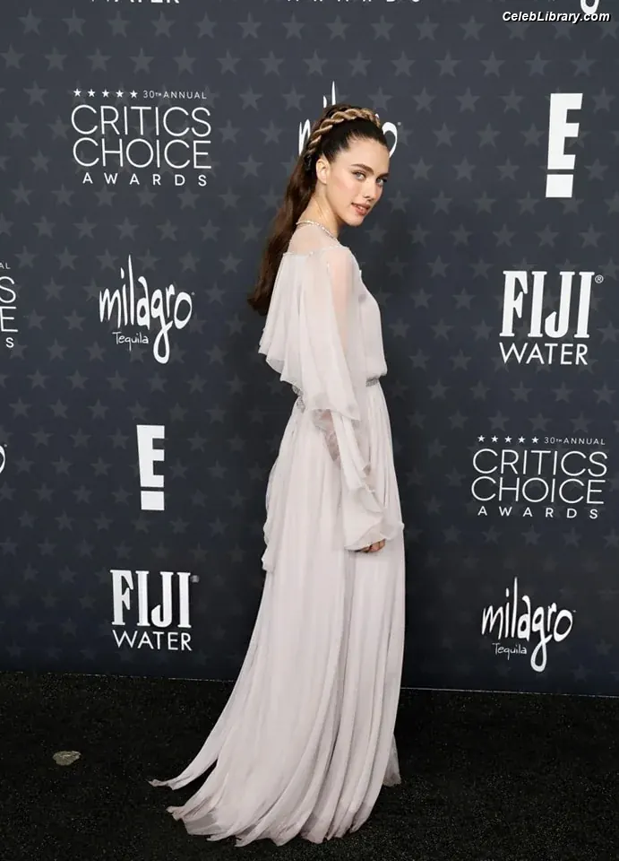 Margaret Qualley photo 20 of 1304