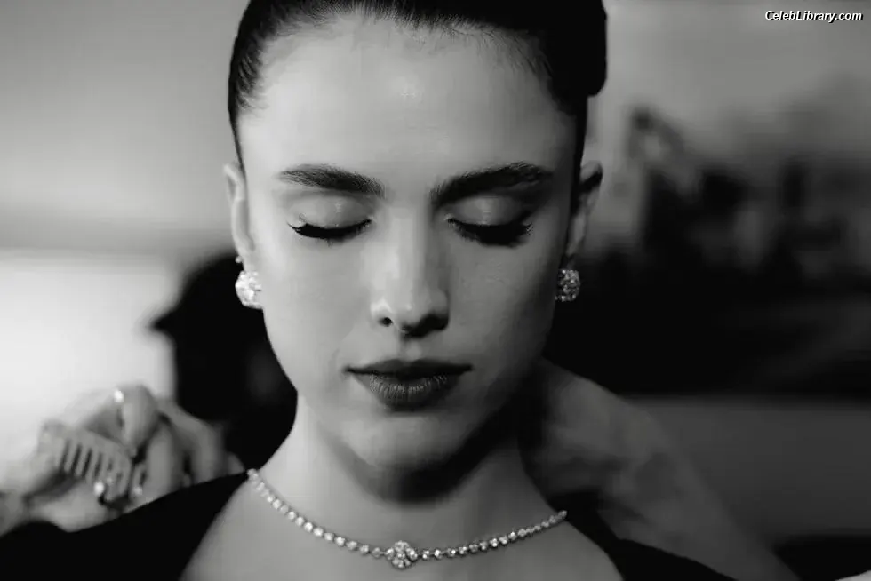 Margaret Qualley photo 22 of 1304