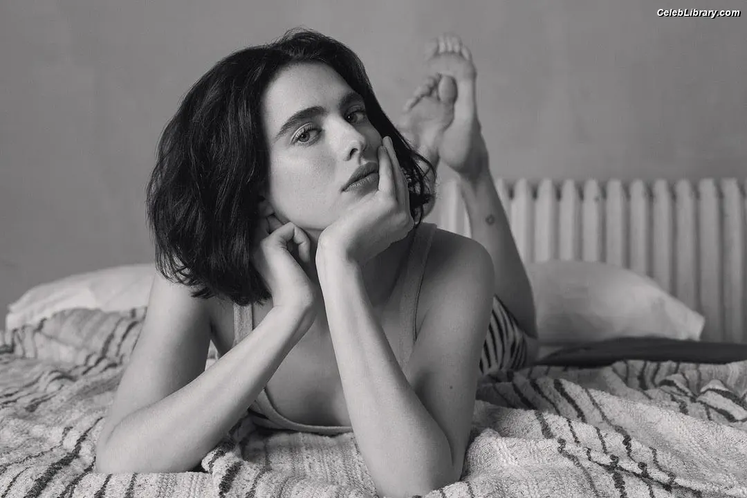 Margaret Qualley photo 22 of 1304