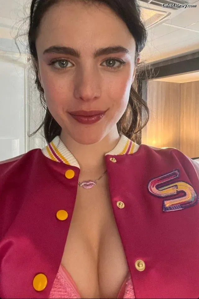 Margaret Qualley photo 8 of 1304