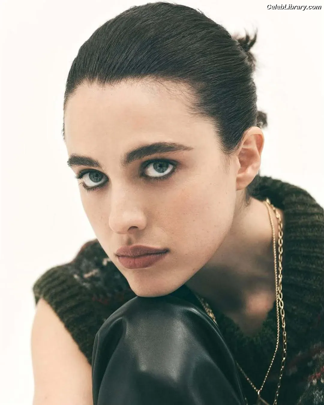 Margaret Qualley photo 17 of 1304
