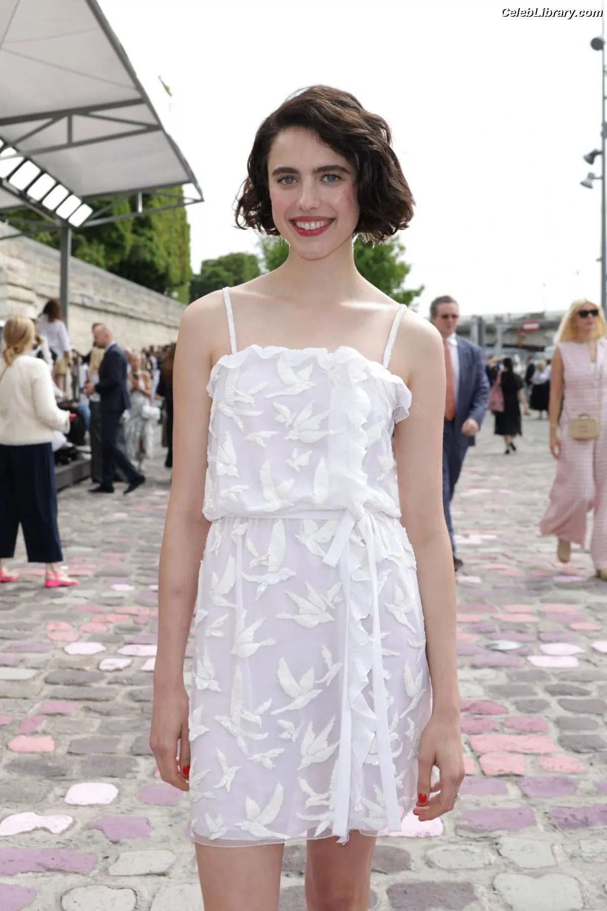 Margaret Qualley photo 24 of 1304