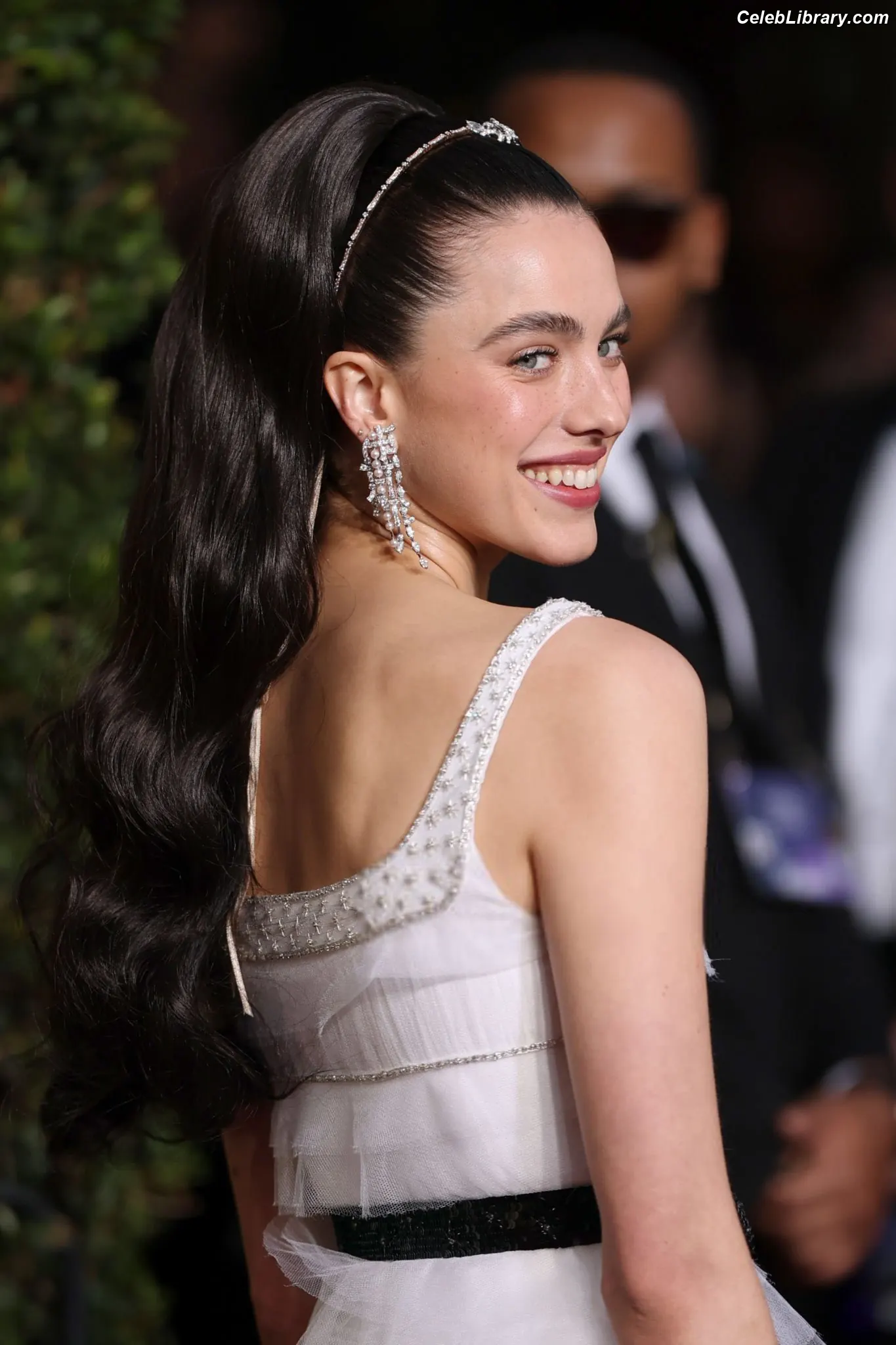 Margaret Qualley photo 4 of 1304