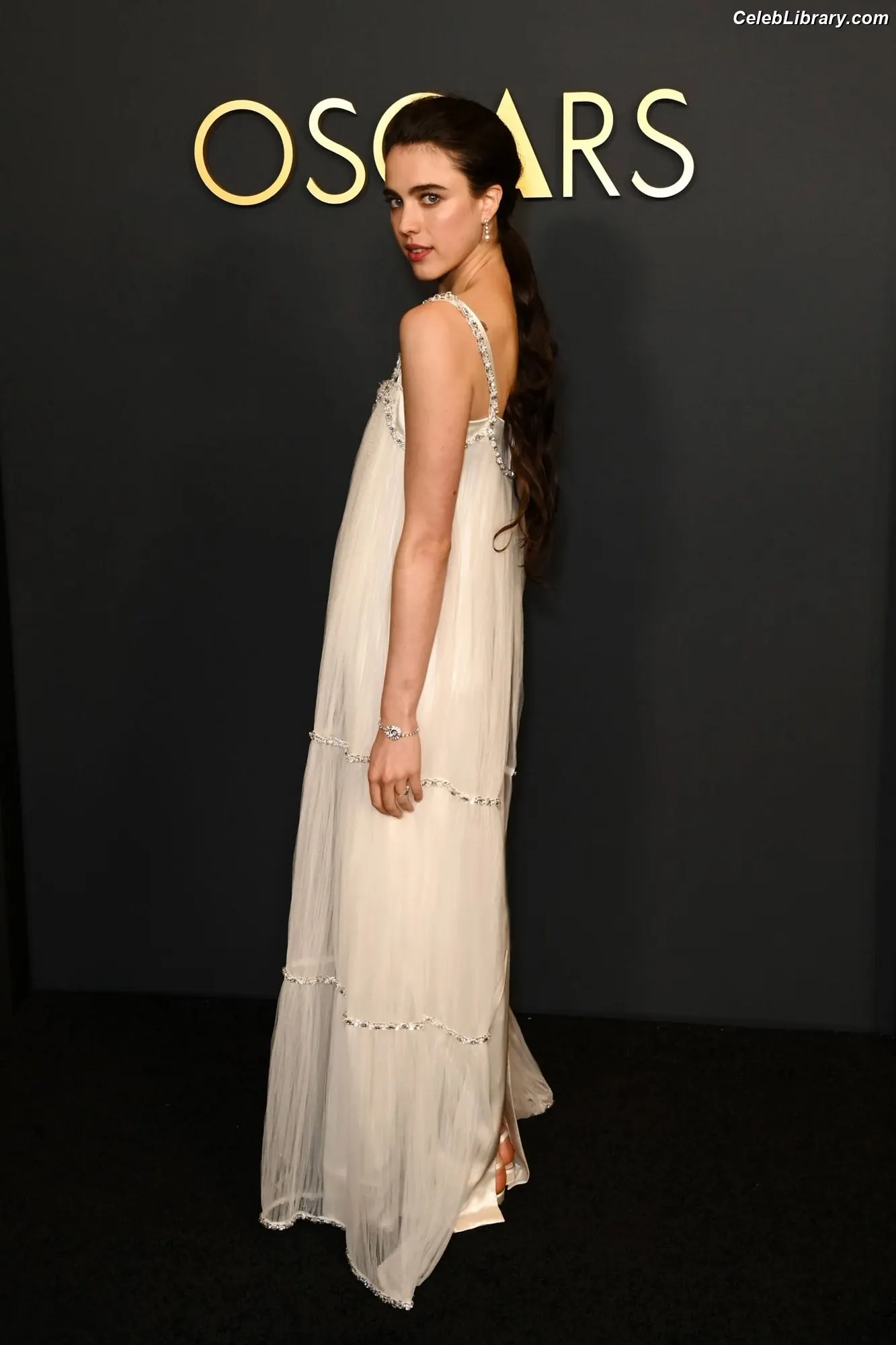 Margaret Qualley photo 18 of 1304