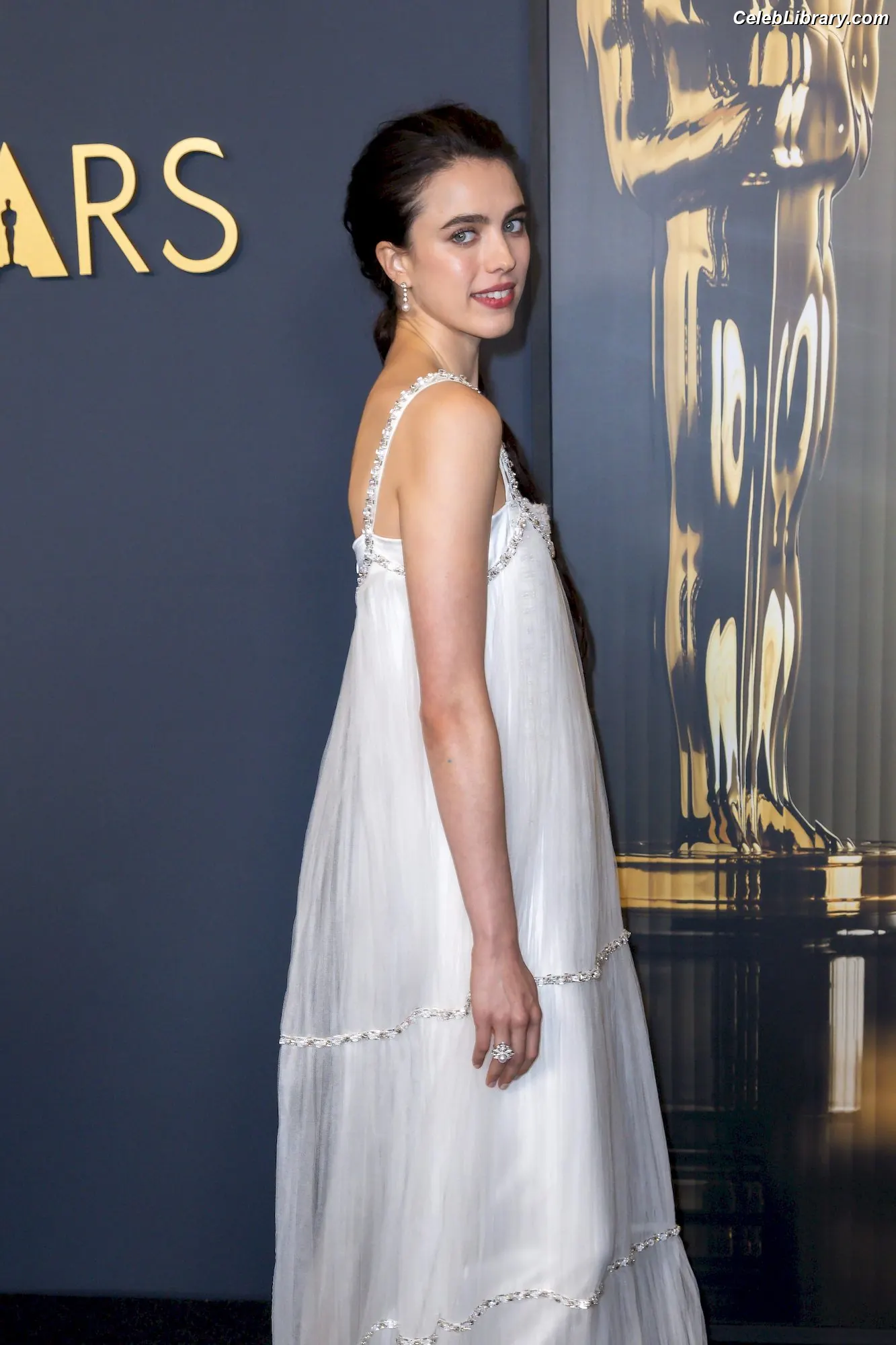 Margaret Qualley photo 1 of 1304