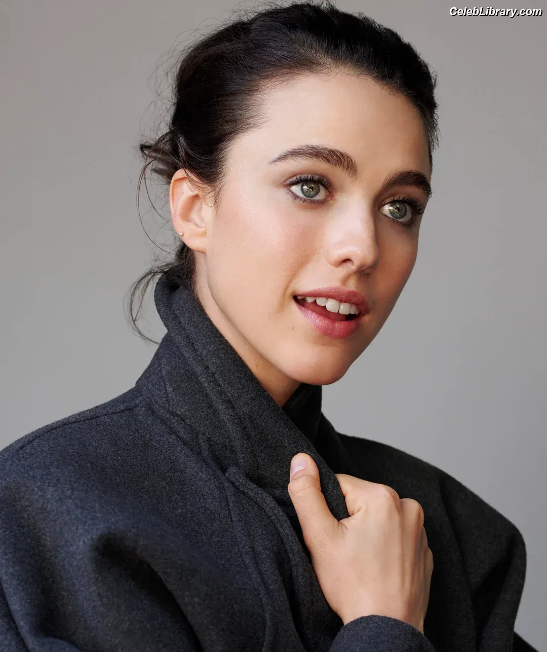 Margaret Qualley photo 7 of 1304