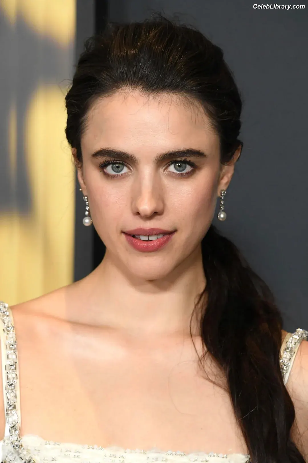 Margaret Qualley photo 14 of 1304