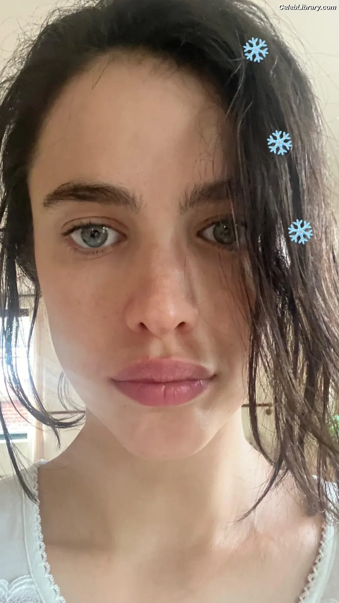 Margaret Qualley photo 2 of 1304