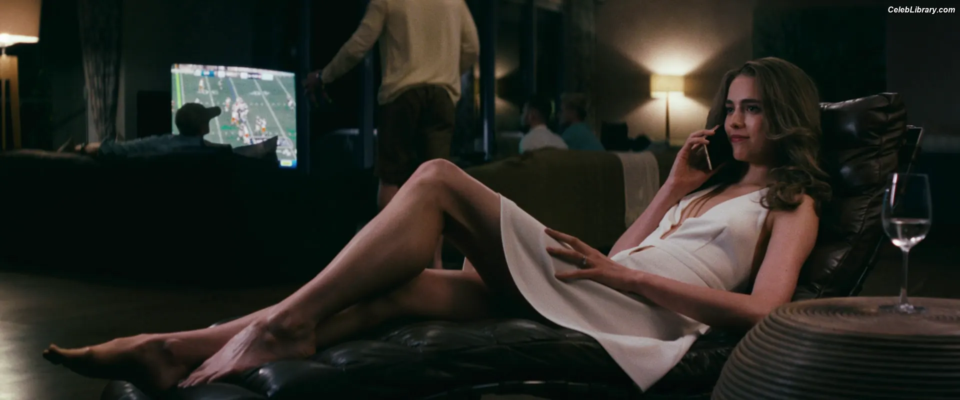 Margaret Qualley photo 7 of 1304
