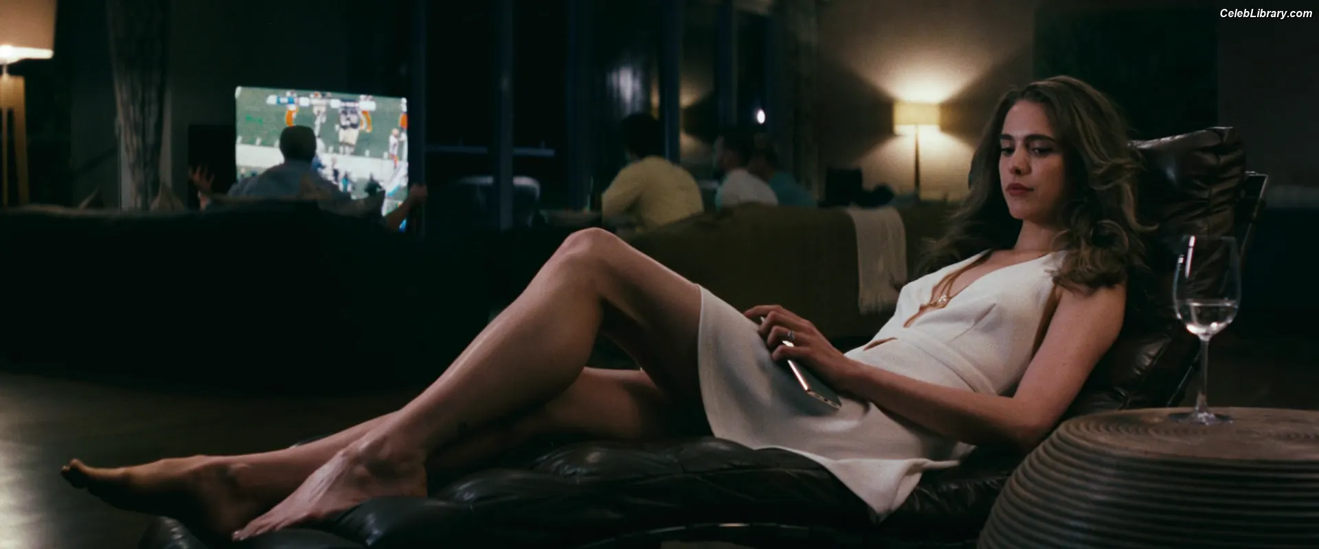 Margaret Qualley photo 10 of 1304