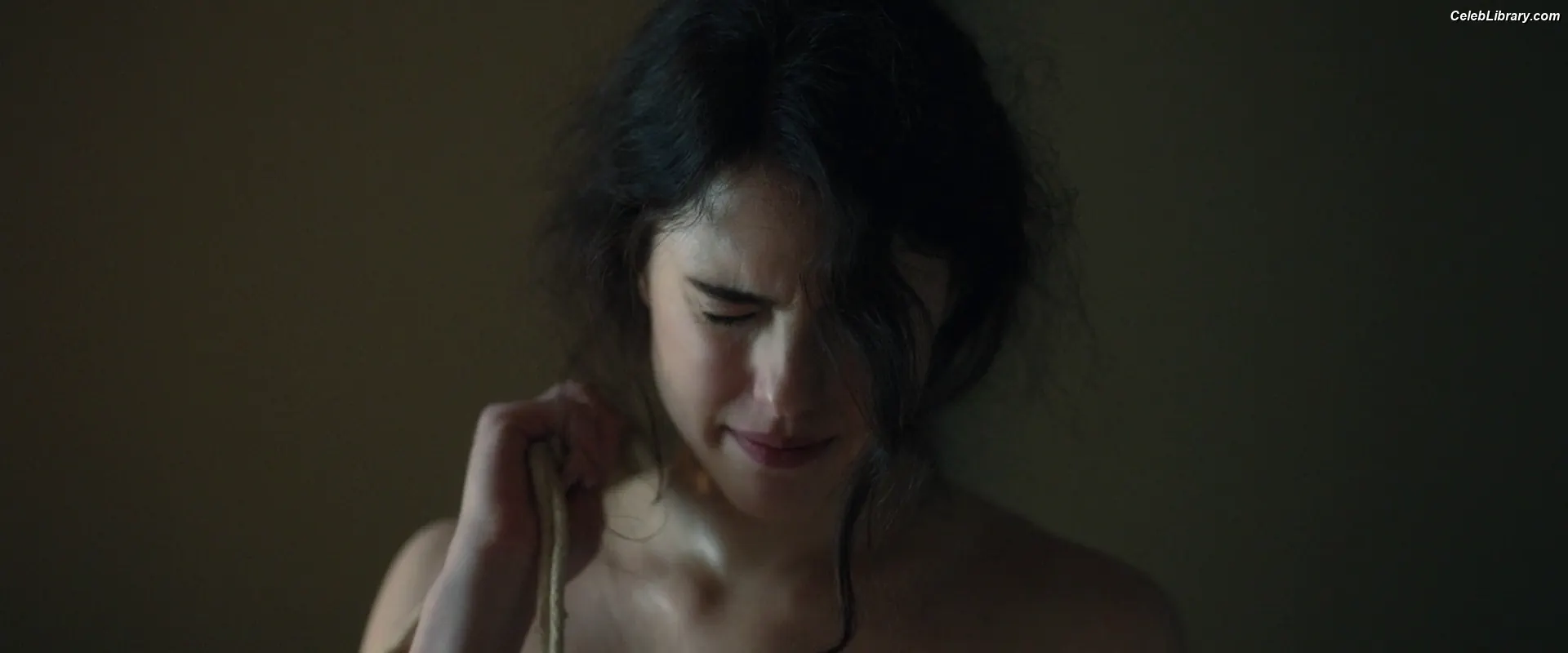 Margaret Qualley photo 18 of 1304