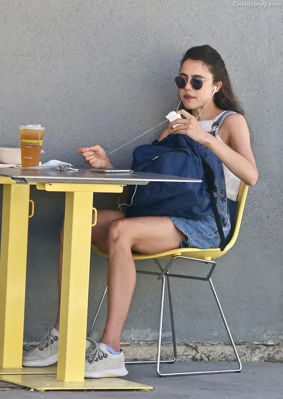 Margaret Qualley photo 14 of 1300