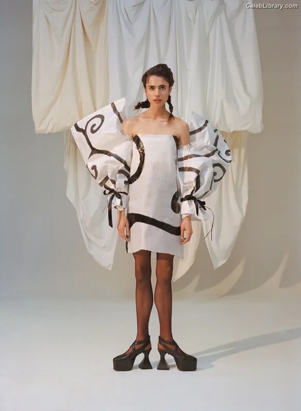 Margaret Qualley photo 6 of 1300
