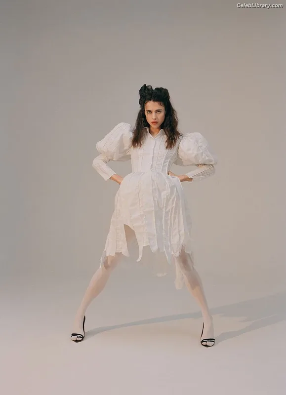Margaret Qualley photo 13 of 1300