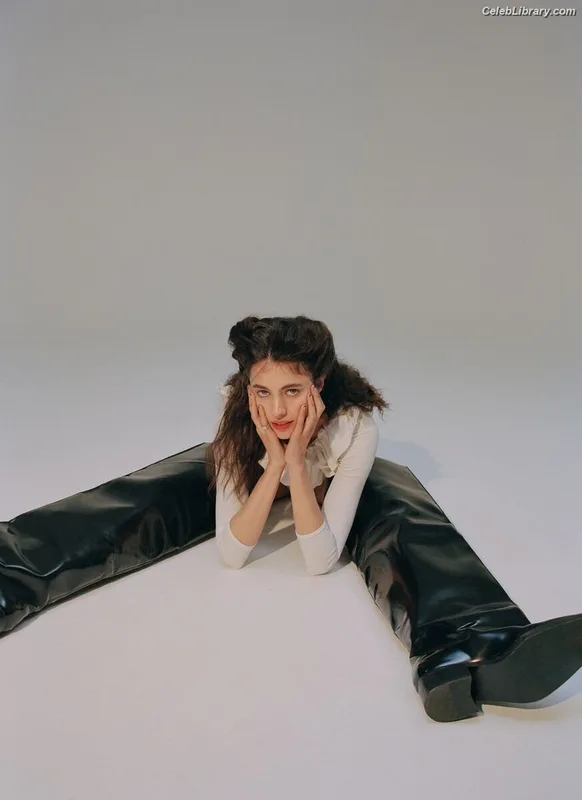 Margaret Qualley photo 14 of 1300