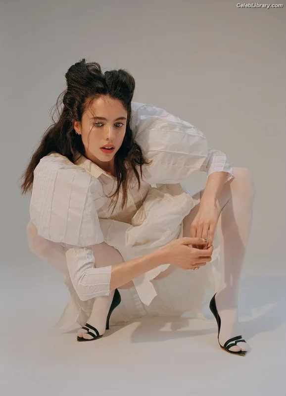 Margaret Qualley photo 16 of 1300