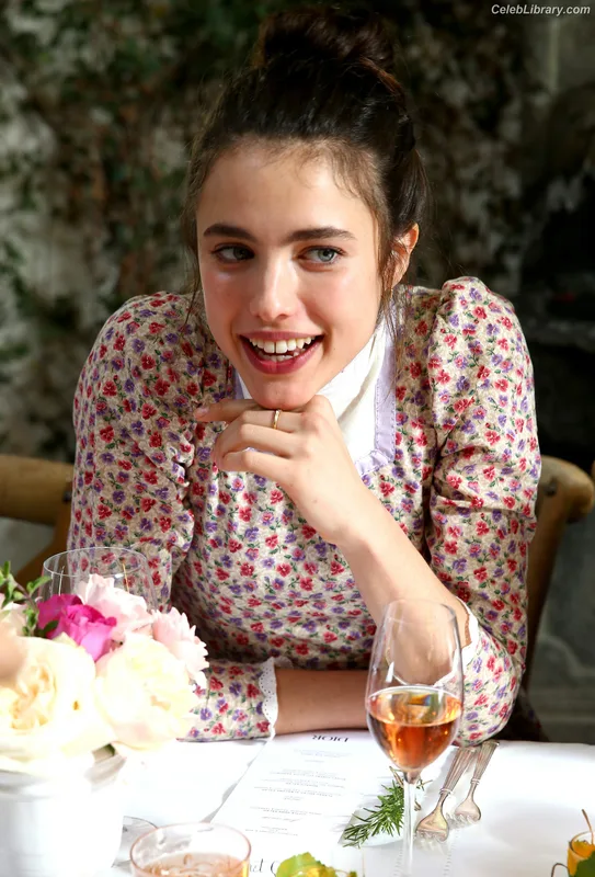 Margaret Qualley photo 13 of 1300