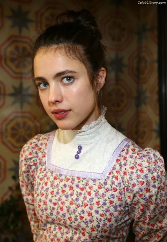 Margaret Qualley photo 16 of 1300