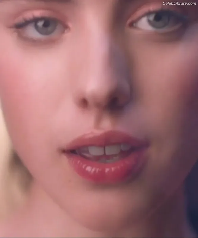 Margaret Qualley photo 23 of 1300