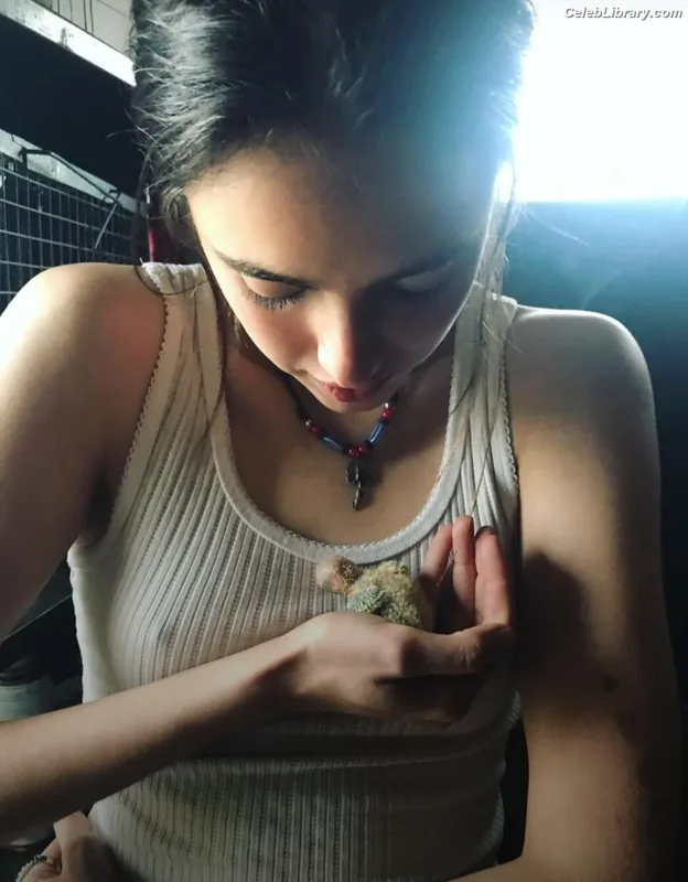 Margaret Qualley photo 1 of 1300