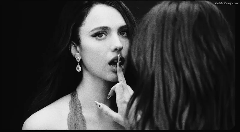 Margaret Qualley photo 14 of 1300