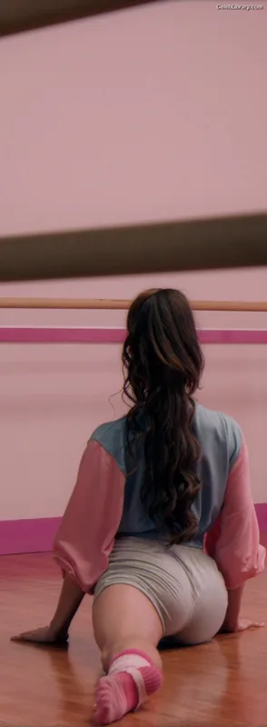 Margaret Qualley photo 18 of 1300