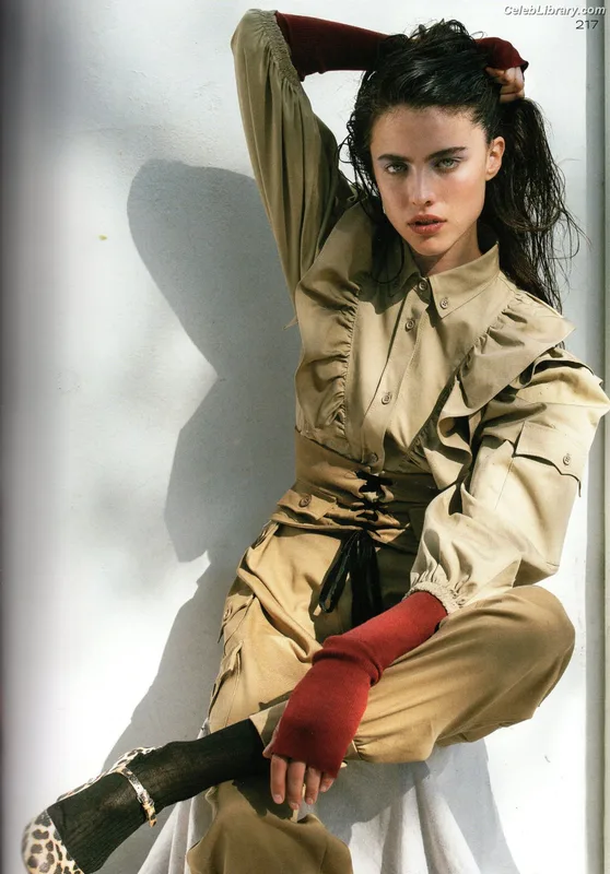 Margaret Qualley photo 24 of 1300
