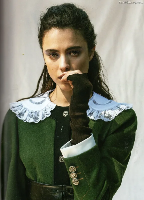 Margaret Qualley photo 5 of 1300