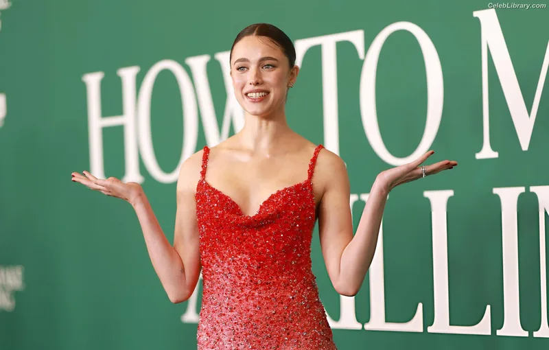 Margaret Qualley photo 8 of 1300